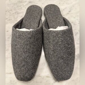 Banana Republic Indoor Slippers